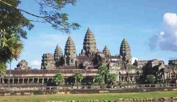 柬埔寨欢迎中国游客，在柬消费可直接使用人民币
