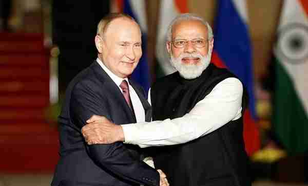俄印身份对调，俄方向印度采购500种商品，同意全部用卢比结算