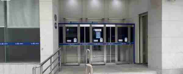 上海多家银行ATM机被限制存取一体功能，市民反映无钱可取、存钱无门