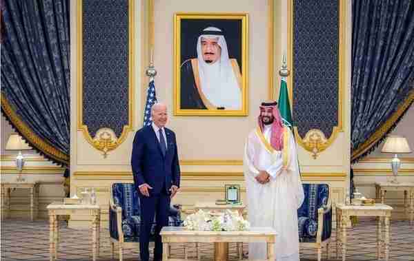 沙特转向人民币结算石油，德媒从中挑事：示范效应将摧毁美元霸权