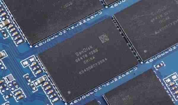 读写达到SATA SSD极限 1TB西数/闪迪3D NAND新品评测