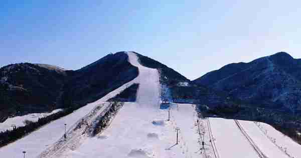 打卡北京渔阳国际滑雪场 享受滑雪带来的快乐