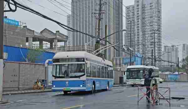 告别！上海无轨电车的“青年”时代，结束了