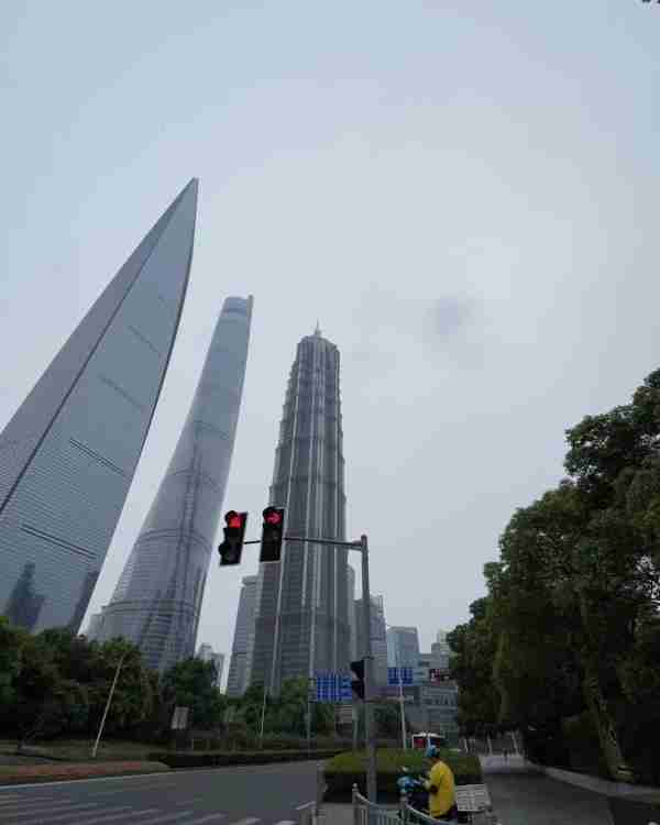 在云上工作的陆家嘴金融人，与上海国际金融中心一起迈向新高度