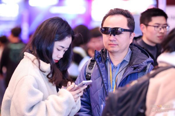 元宇宙大门口有光！中国全息三维显示技术全球领先，视场角比谷歌眼镜大50%