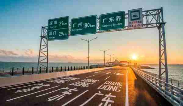 新政实施，粤港两地车牌新、旧牌有什么区别？