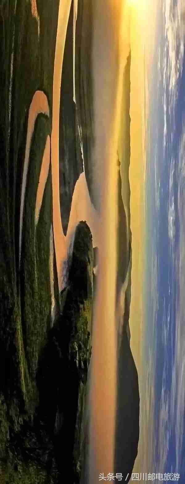 红原月亮湾—川西高原上的“如画天堂”，辽阔优美，浩瀚神秘